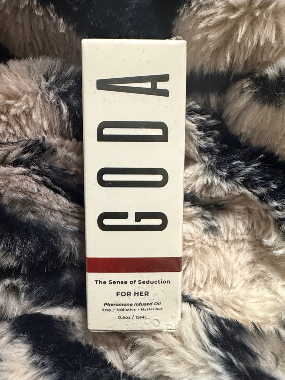 Goda The Sense of Seduction For Her Pheromone Oil — White with Red Accent